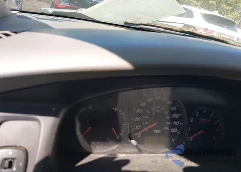 2002 Mazda Mpv Es/Lx z USA, uszkodzony, nr VIN JM3LW28AX20313510